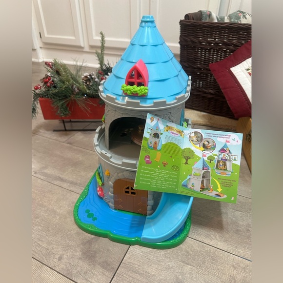 New Li'l Woodzeez Royal Series Castle & Furniture Dollhouse Playset - Picture 4 of 13